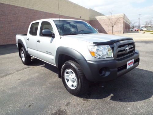 Tacoma crew cab 4 door 4.0l v6 4x4 am/fm/cd clean truck ! we finance