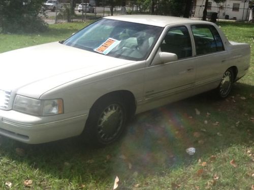 1997 cadillac deville base sedan 4-door 4.6l