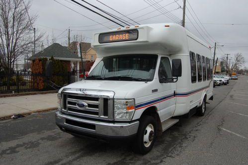 Very clean bus