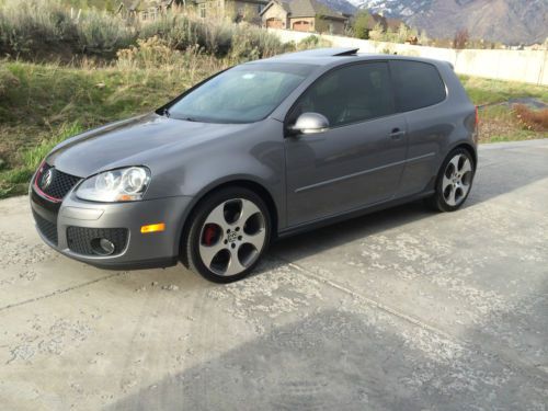 2009 volkswagen gti -auto-autobahn package=leather, moonroof, great price!