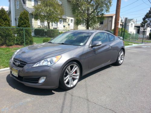 2011 hyundai genesis coupe 3.8 track coupe 2-door 3.8l