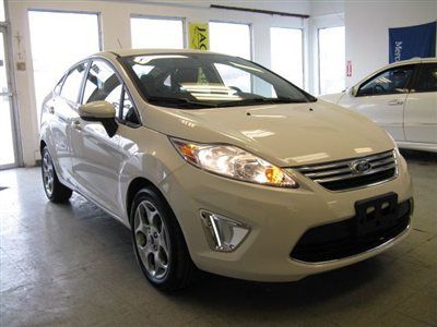 2012 ford fiesta sel sync 8k factory warranty keyless cruise cd/aux/usb $12995