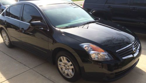 2009 Nissan Altima 2.5S Black on black tint low mileage, US $13,400.00, image 2