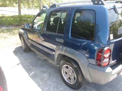 Clean 2005 jeep liberty renegade