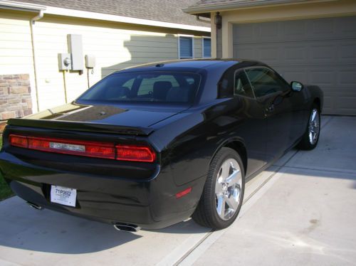 2010 dodge challenger r/t coupe 2-door 5.7l