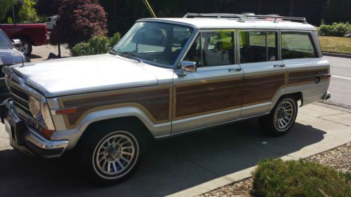 1989 jeep grand wagoneer base sport utility 4-door 5.9l beautiful jeep!!!!