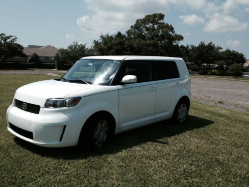 2008 scion xb, white, automatic, tinted windows, new tires, excellent condition