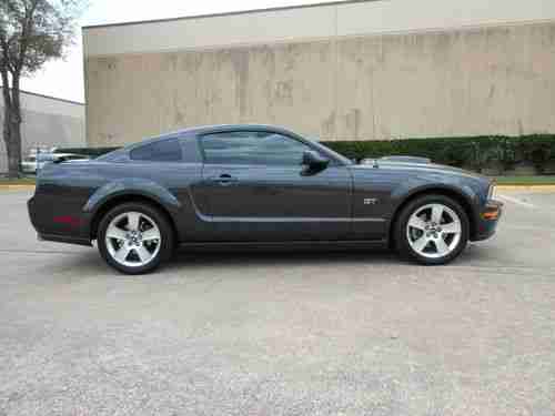 2007 Mustang GT 5  Speed, Excellent condition! Detailer maintained Female Driven, image 5