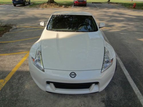 Pearl White Nissan 370z Sport Touring Package, image 2