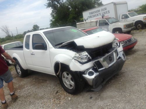 Wrecked, salvage, re-build-able 2006 frontier