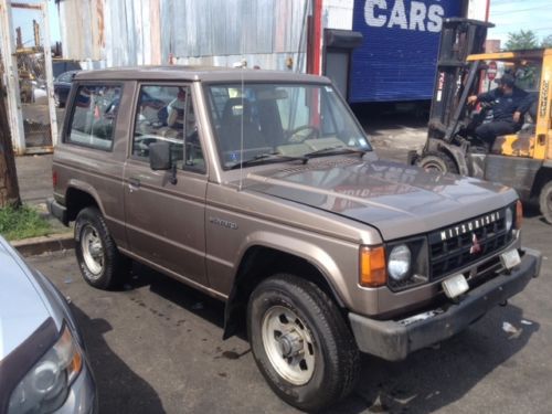 1989 mitsubishi montero 78,000 miles 4cyl 4wd 5-speed sitting for years