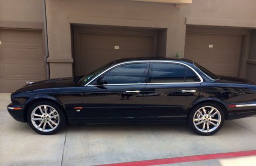 2004 jaguar xjr base sedan 4-door 4.2l blk/blk very nice cold ac clean carfax