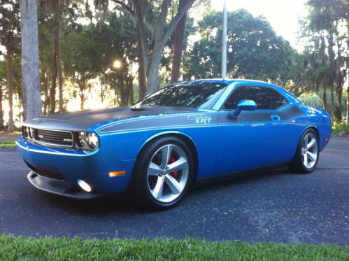 2009 dodge challenger srt b5 blue 6.1l hemi excellent showroom condition