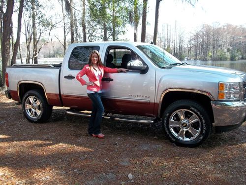 2012 chevy silverado 1500 crew cab, 6-k miles! 20" chrome rims, tu-tone in n.c.