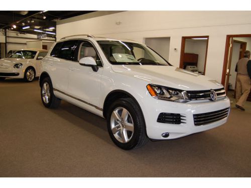 2014 Volkswagen Touareg 3.6L Lux, US $52,655.00, image 2