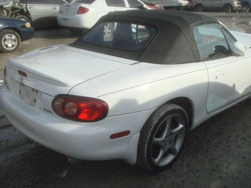 2002 mazda miata  mx-5  ............repairable / salvage