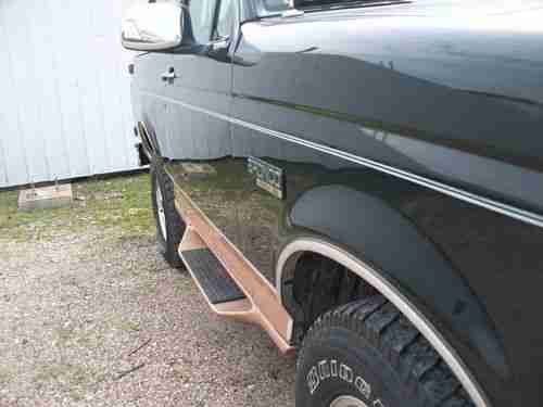 1995 Ford Bronco Eddie Bauer Sport Utility 2-Door 5.8L, image 3