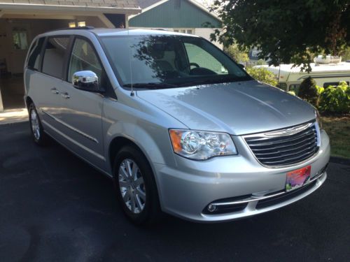 2012, chrysler, town &amp; country touring l, 8952 miles, one owner, leather, gps
