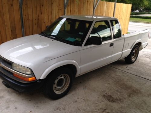 2003 chevrolet s-10  70k miles, extended cab