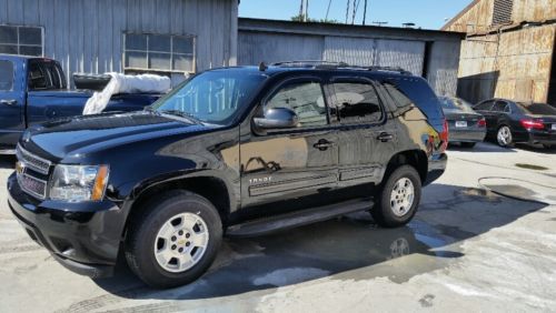 2011 chevrolet tahoe ls 32k miles, 3rd row seat, leather, great condition f