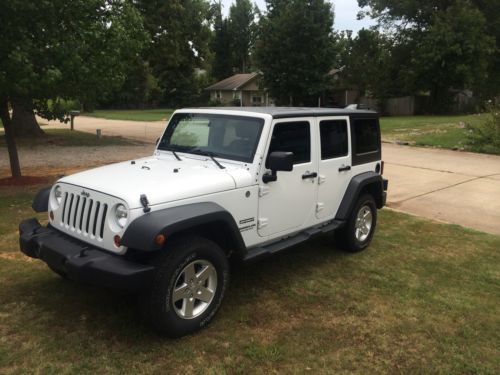 Extra sharp 2013 jeep wrangler unlimited sport sport utility 4-door 3.6l