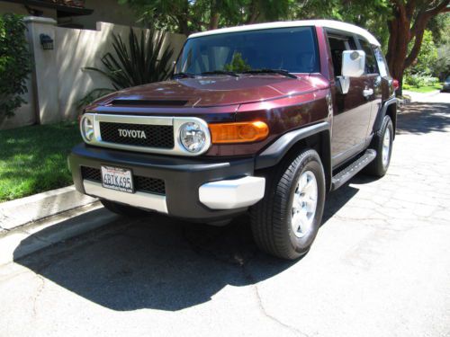 2007 toyota fj-cruiser 4x4- 1 senior female owner-super clean-reduced!!!