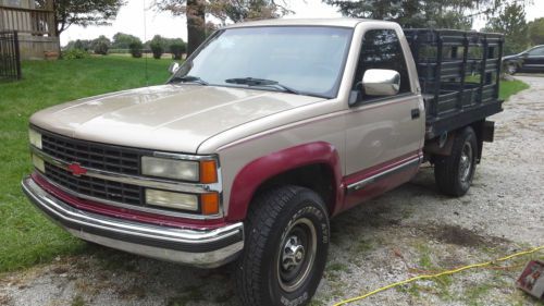 1992 chevy k2500 flatbed with metal stake sides - no reserve