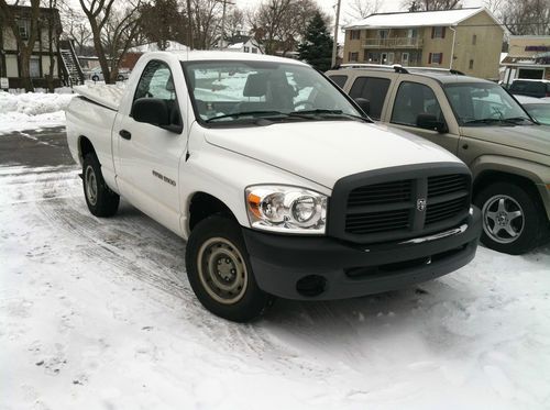 2007 dodge ram 1500 st pickup truck  3.7l, v6 , hard bed cover, low reserve