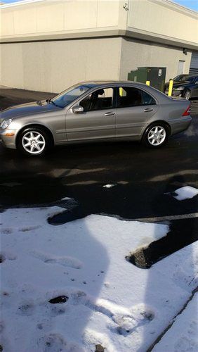 2004 mercedes benz c240 with automatic transmission. leather seats, cd changer,