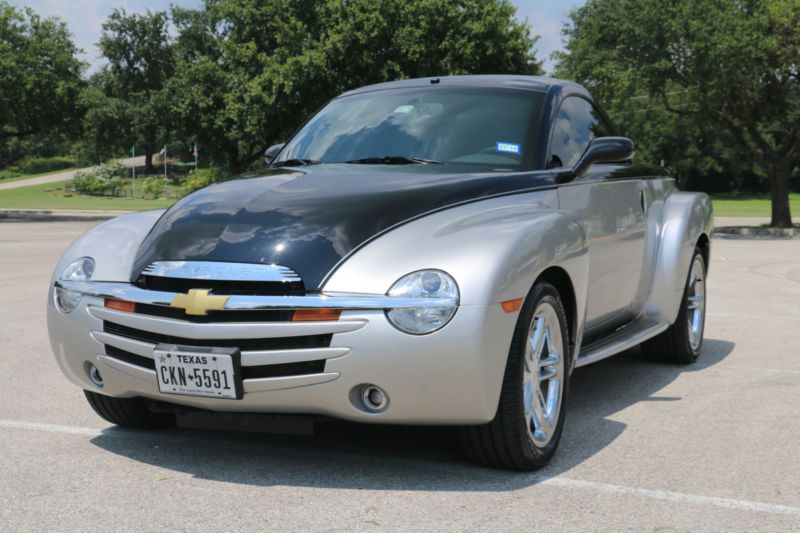 2006 chevrolet ssr base convertible 2-door wchrome package