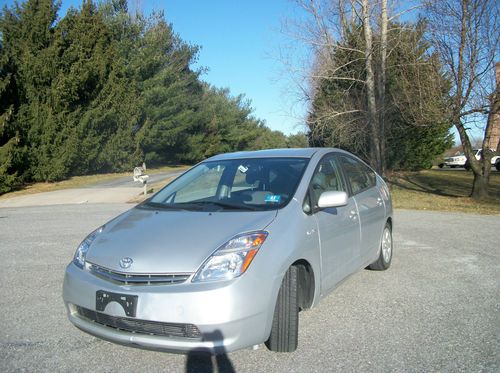 2006 toyota prius base hatchback 4-door 1.5l one owner garage kept