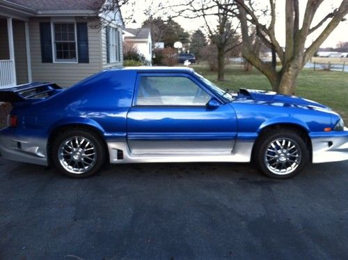 1990 ford mustang gt hatchback 2-door 5.0l