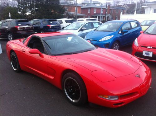 1998 chevrolet corvette base hatchback 2-door 5.7l