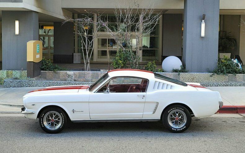 1965 ford mustang restored 1965 ford mustang fastback