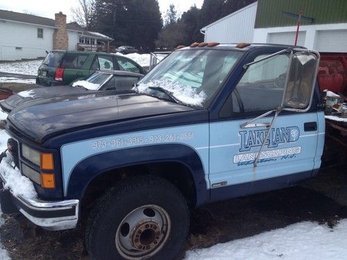 Gmc 3500 4x4 dump truck stake body turbo diesel low miles dually !!!