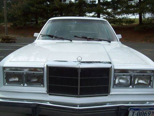1988 chysler fifth avenue****a cherry*** 75,600 original miles!!!  lqqk  look