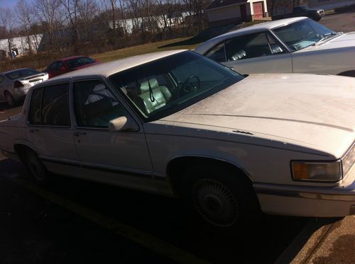 1992 cadillac deville sedan only 80k miles 4-door 4.9l runs perfect