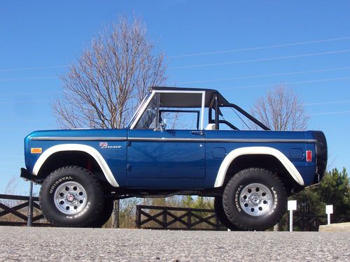 Awesome 1977 ford bronco nicely restored power steering and brakes show and go