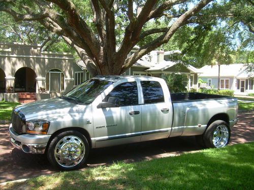 2006 dodge 3500 5.9,cummins,6speed,4door,2wd,24 peterbuilt wheels,exhaust brake.