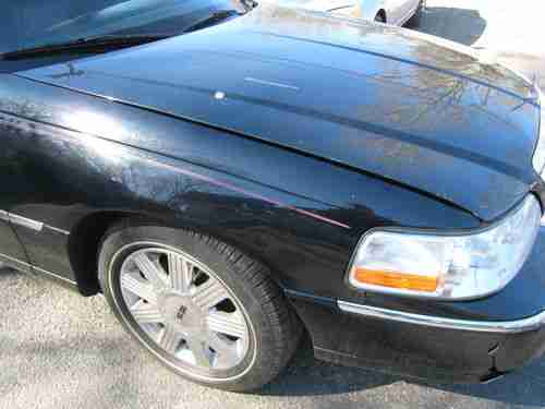 2004 LINCOLN TOWN CAR EXECUTIVE
