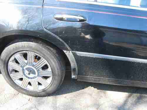 2004 LINCOLN TOWN CAR EXECUTIVE