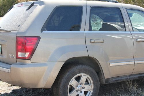 2006 jeep grand cherokee, 4wd, hemi  5.7 repair or salvage