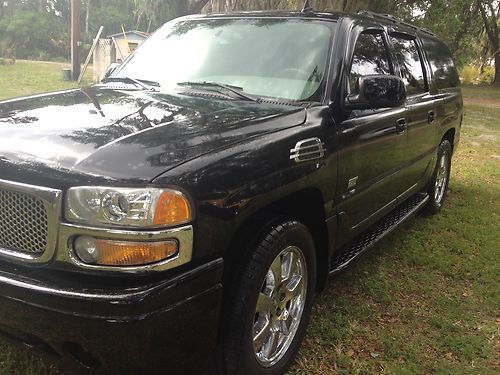 Black yukon denali 2006