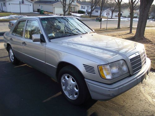 1995 mercedes-benz e300 diesel,1 owner car,runs well,clean,no reserve.