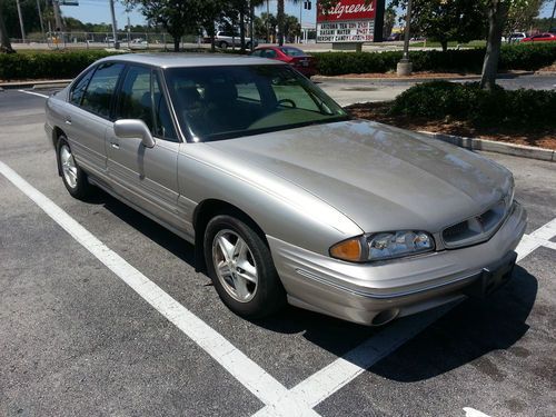 1998 pontiac bonneville se sedan 4-door 3.8l non smoker 2nd owner