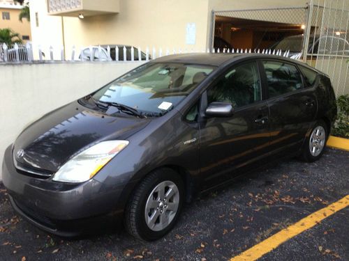 2009 toyota prius leather 31,000 miles!! backup camera, 6 speaker cd, much more!