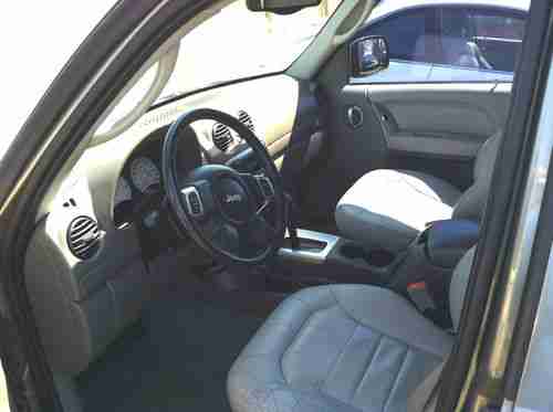 2003 Jeep Liberty Limited Sport Utility 4-Door 3.7L, image 3
