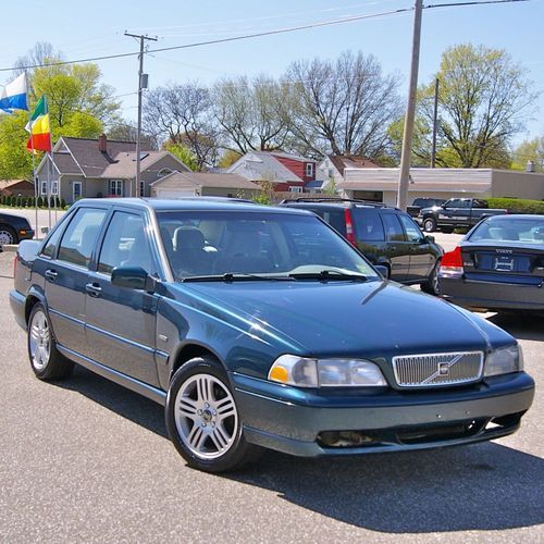Make offer one owner tropic green stunning condition volvo safety alloys 40 pics