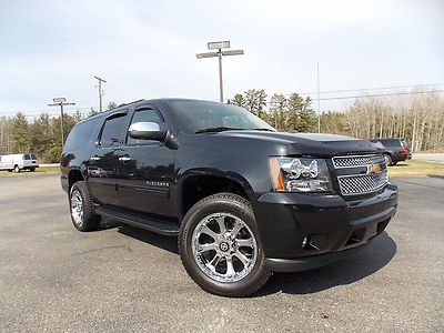 13 chevy suburban 2500 6.0l v8 lt nav leather 20" chrome michelins quad buckets