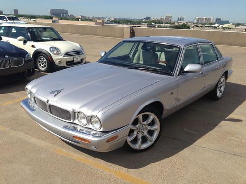 2002 jaguar xjr supe clean xjr very rare clean car fax!! 4-door 4.0l